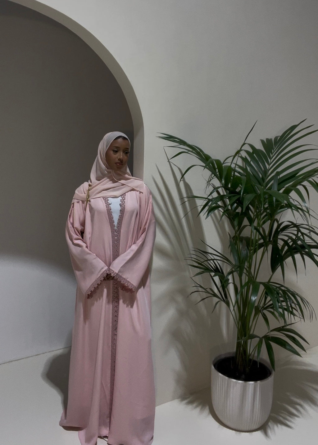 Petal trim abaya