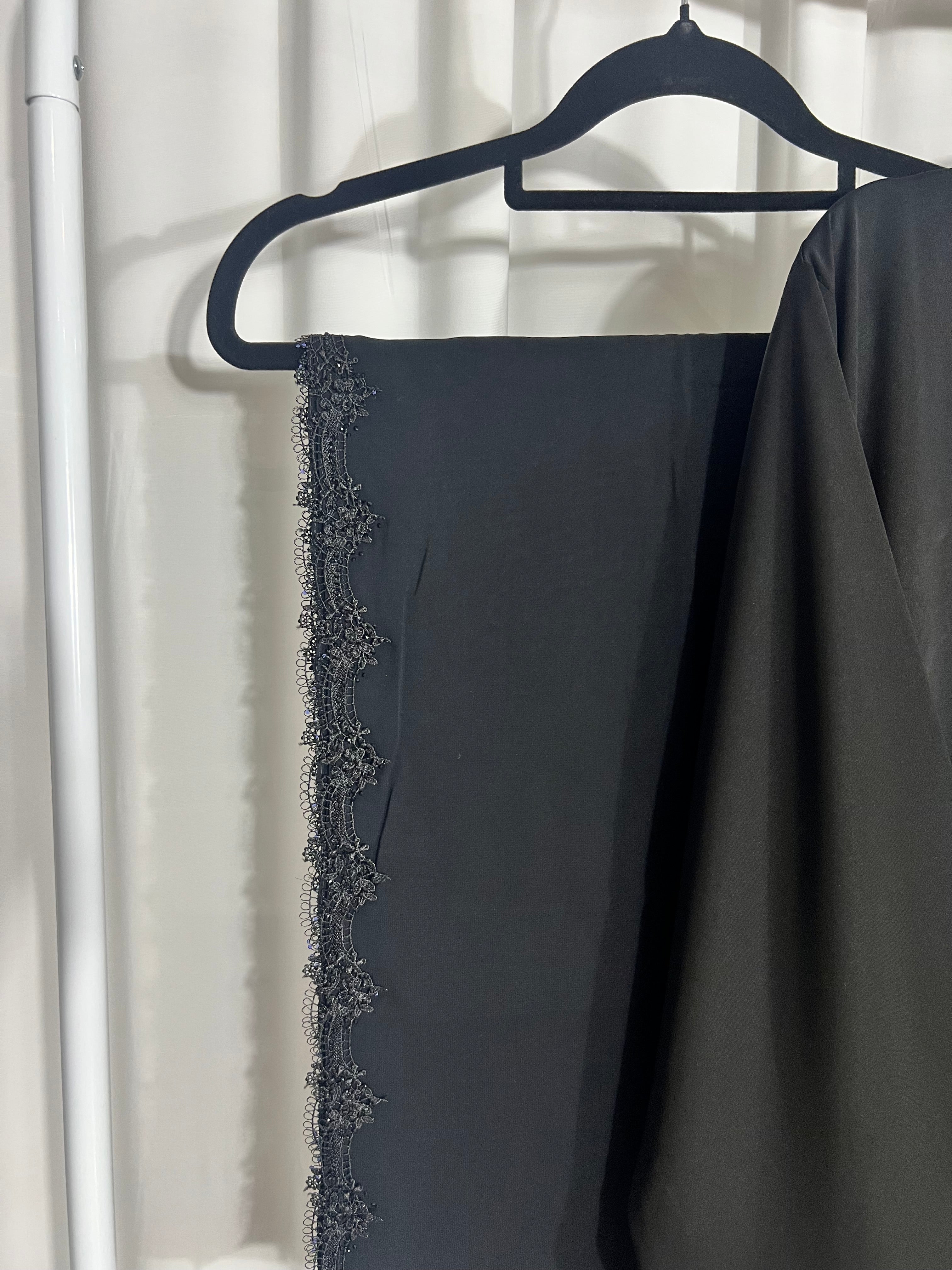 Classic embroidered abaya set