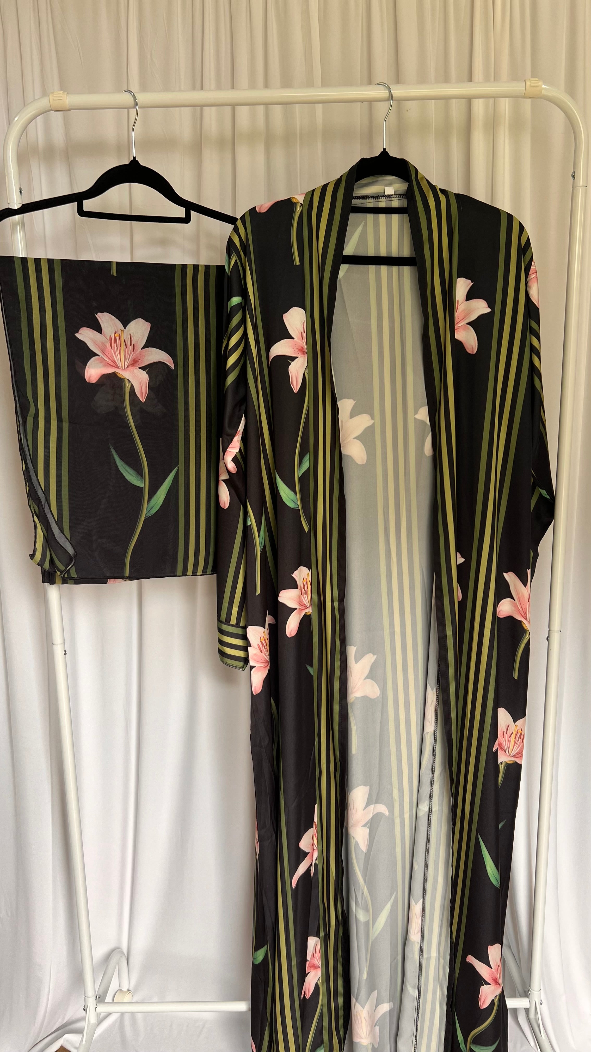 Printed floral abaya