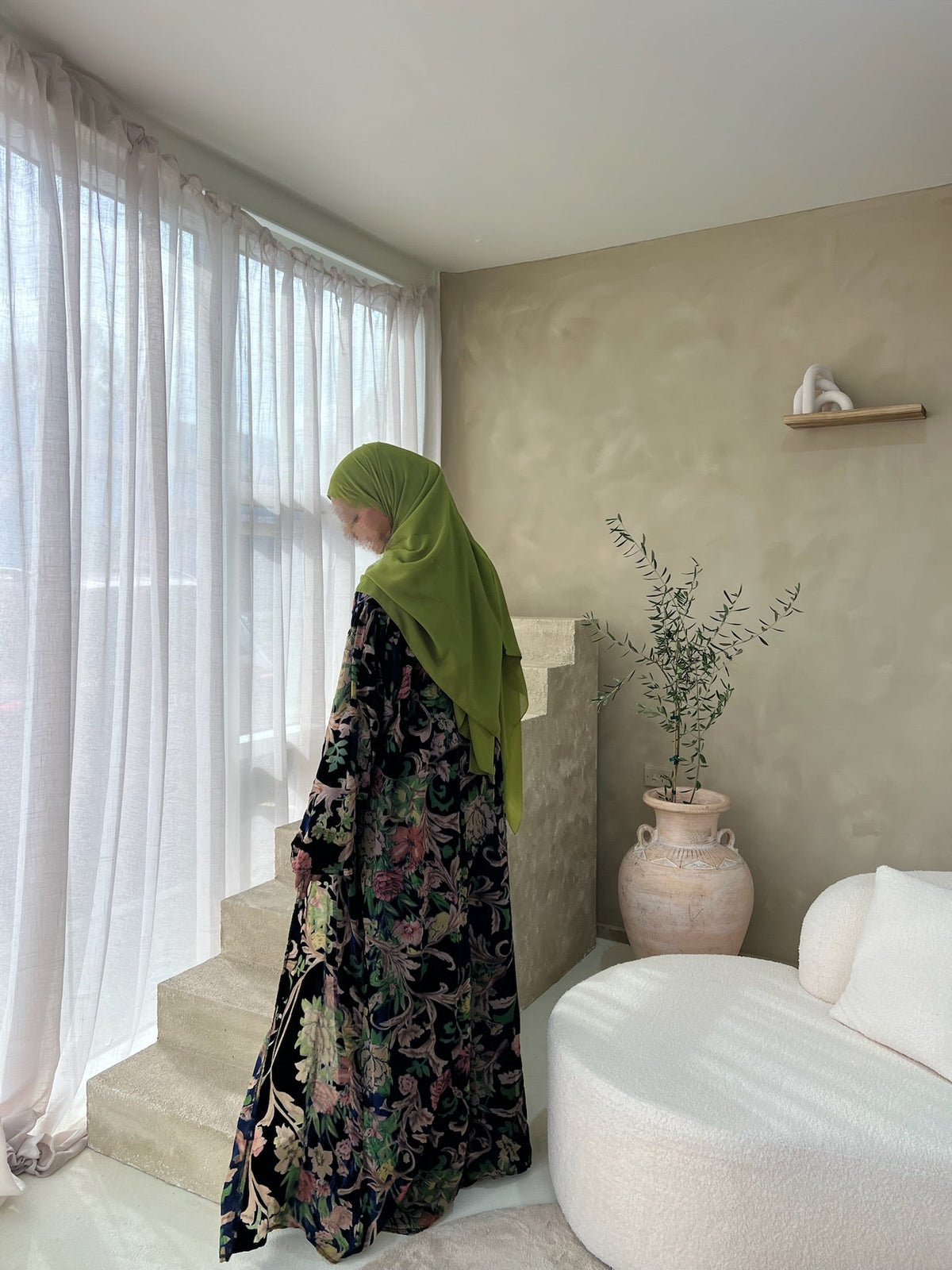 Velvet Bloom 3-Piece Velvet Abaya Set + Matching Hijab