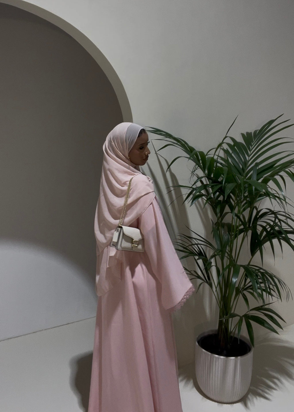 Petal trim abaya