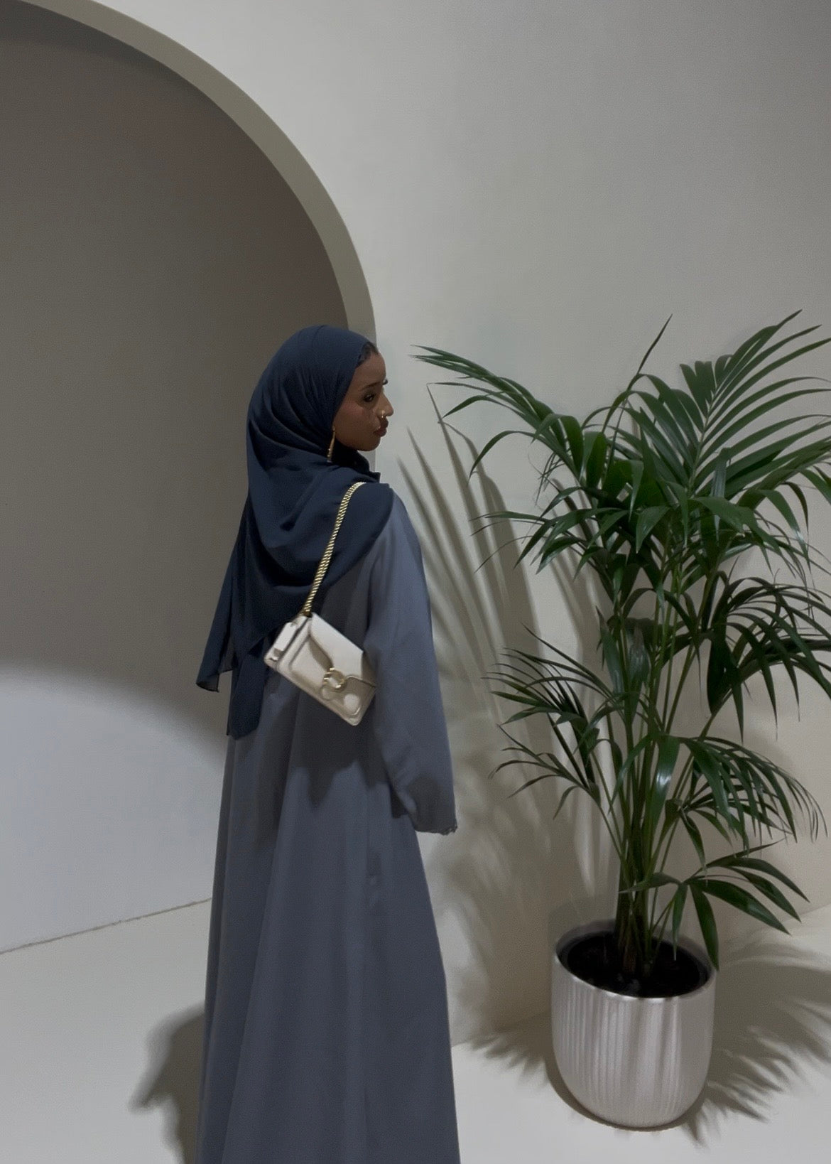 Petal trim abaya