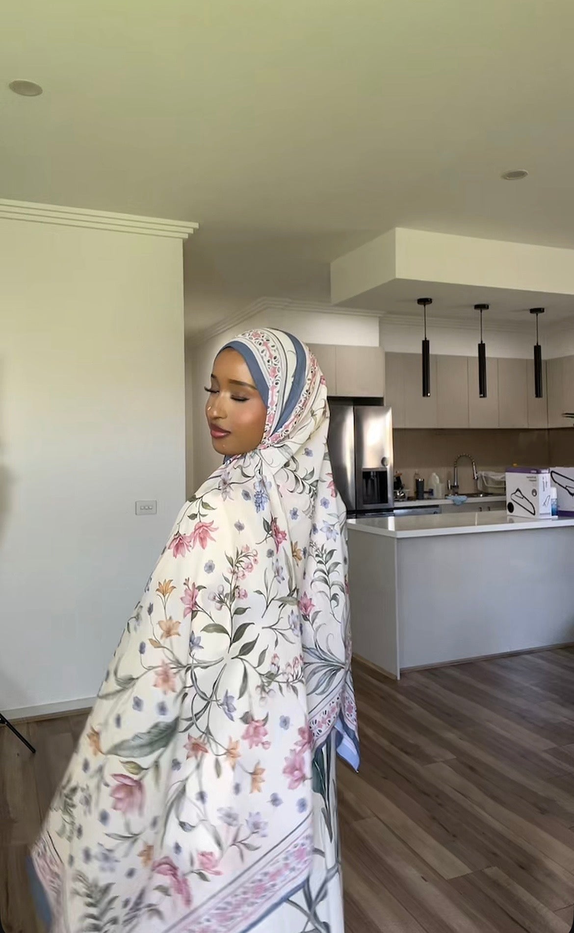 Printed floral abaya