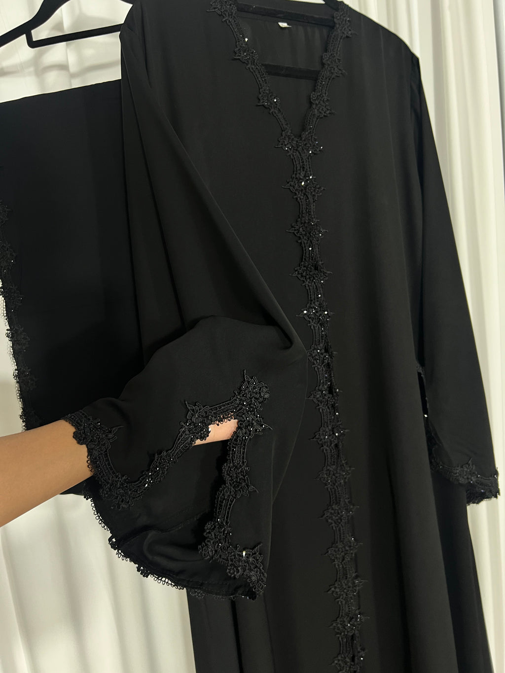 Classic embroidered abaya set