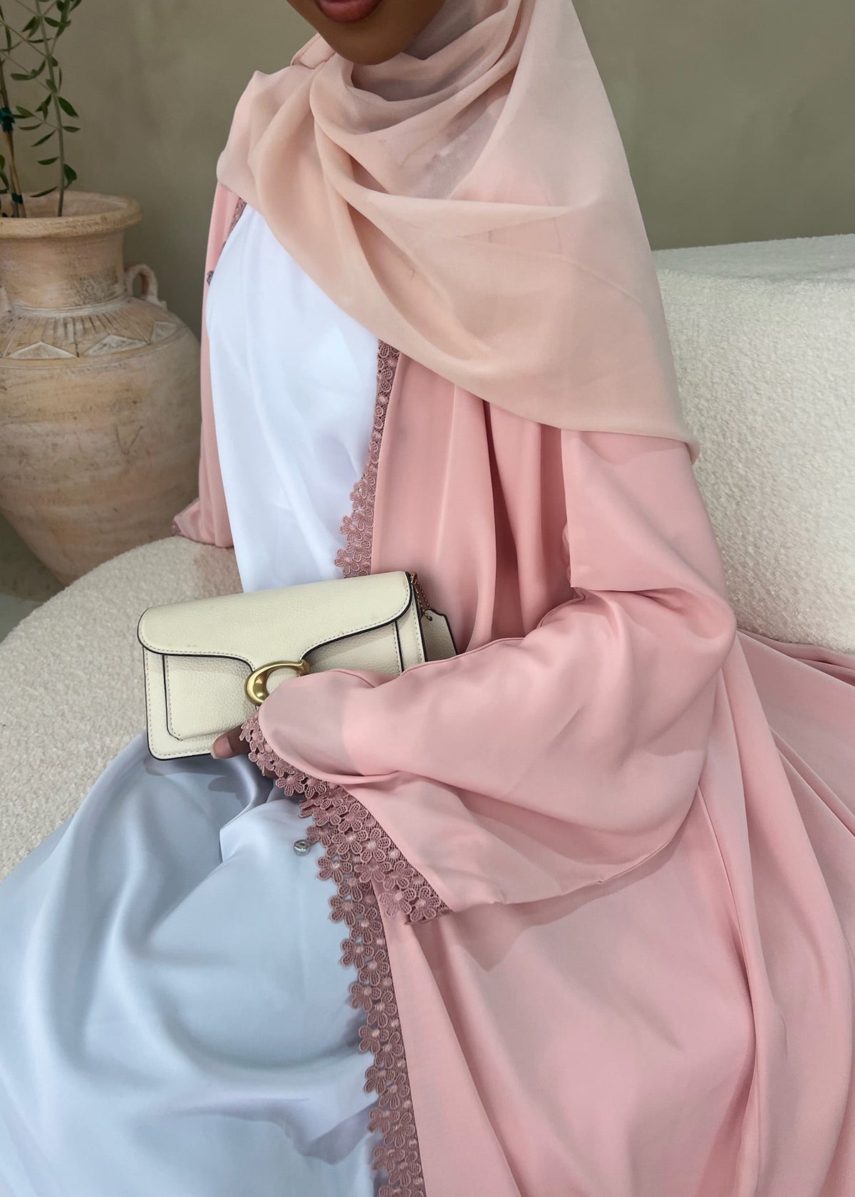 Petal trim abaya
