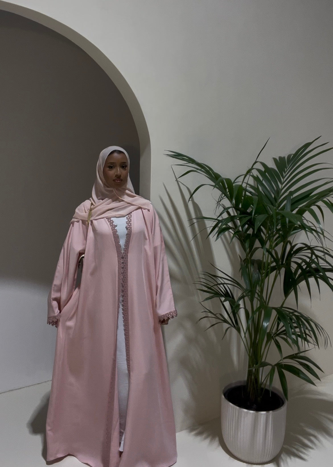 Petal trim abaya
