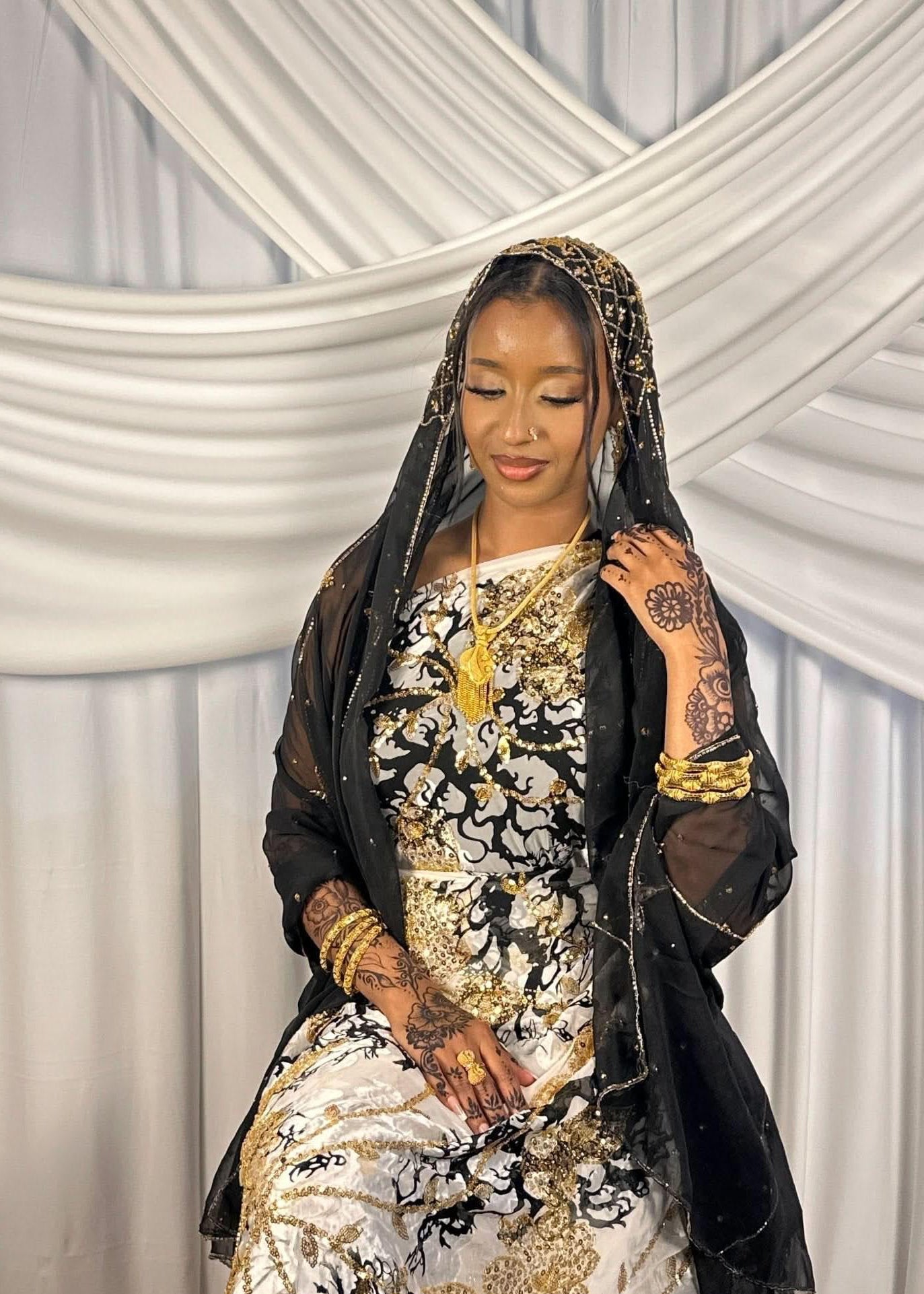 Black swan stone Dirac - Layali Heritage